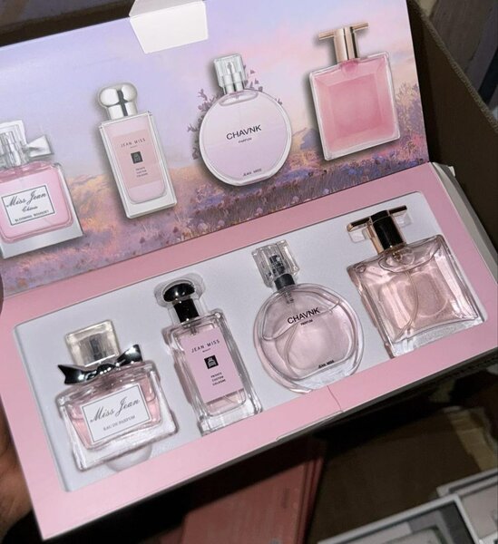 Coffret de Parfums Élégants