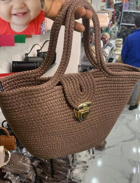 Sac à main en paille tressée