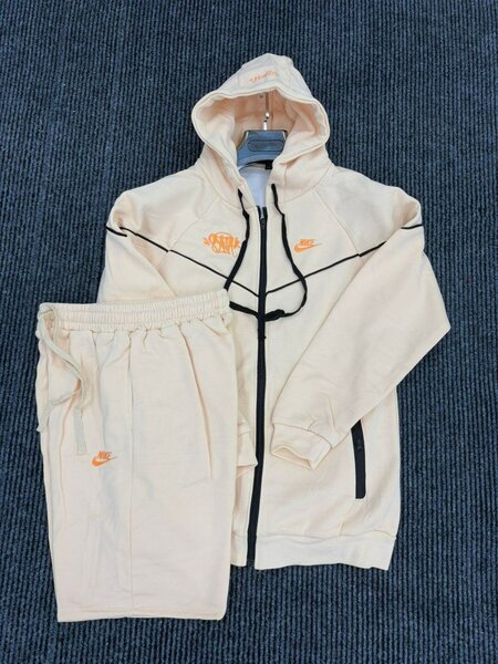 Survêtement Nike à capuche