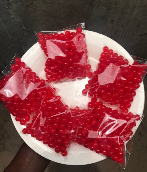 Perles en plastique colorées