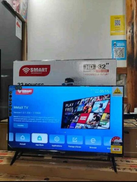Téléviseur LED 32" HD Smart