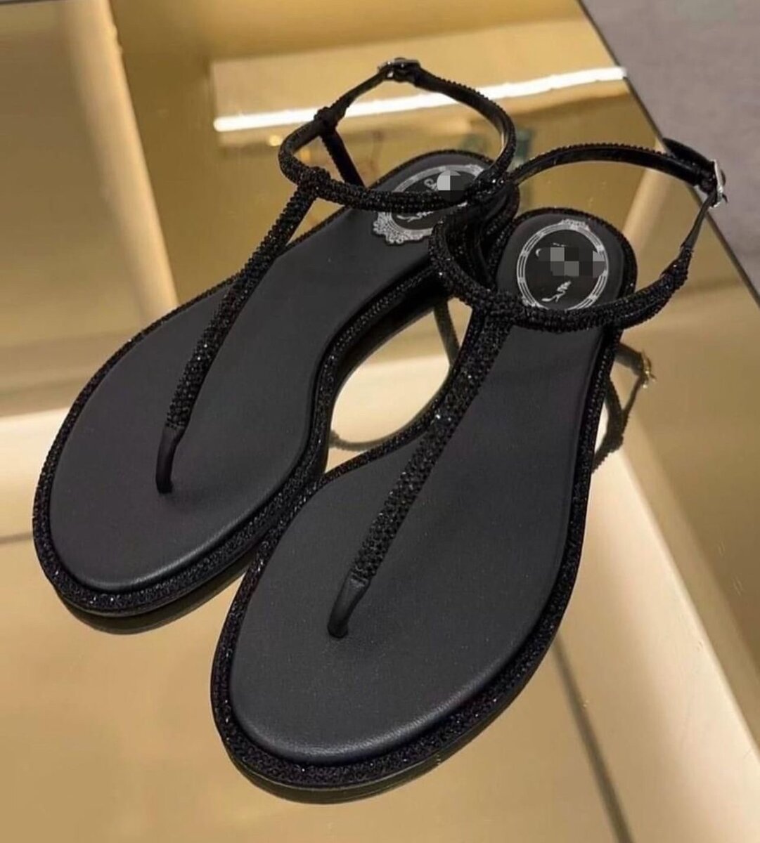 Flat sandal