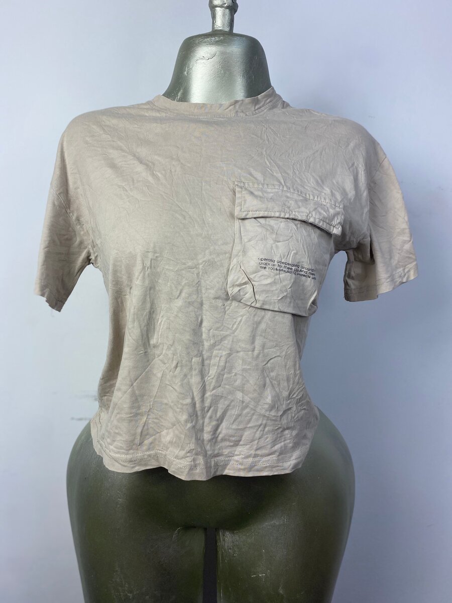 T-shirt beige avec poche