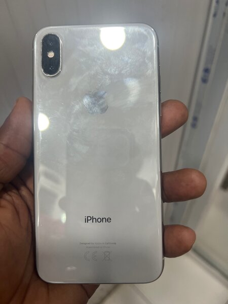 iPhone X sans idée disponible au magasin