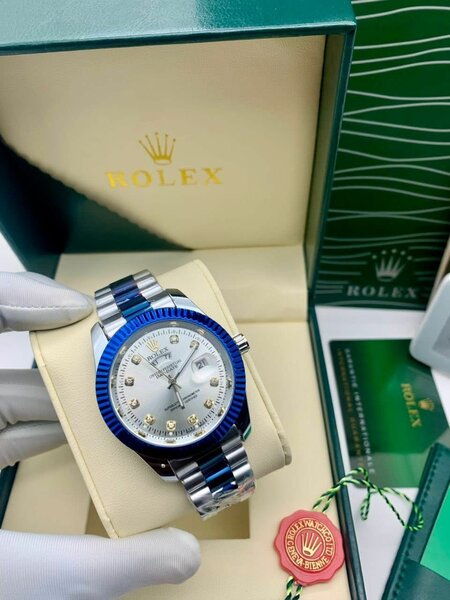 Montre de luxe en acier inoxydable