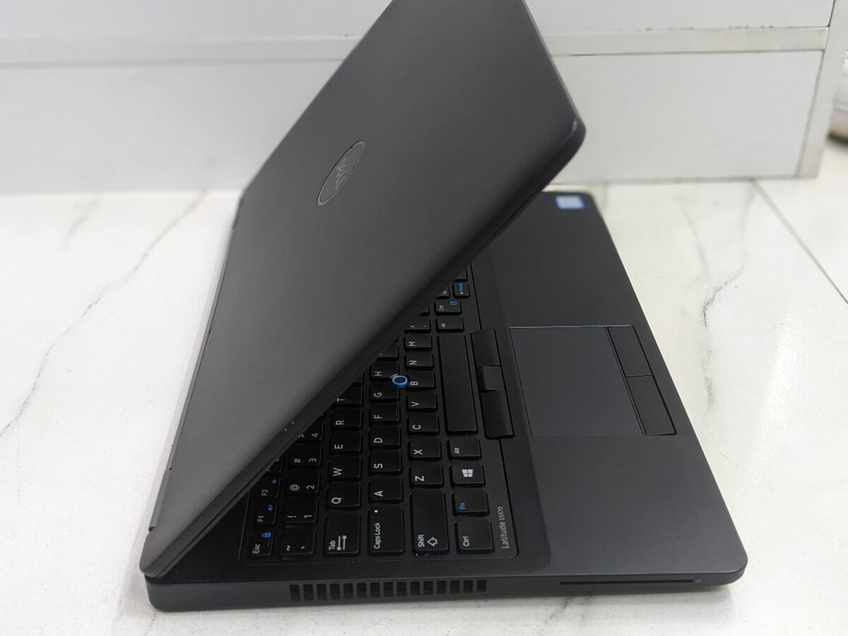 DELL LATITUDE 5570
