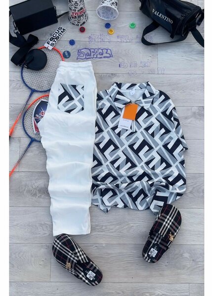 Ensemble décontracté moderne