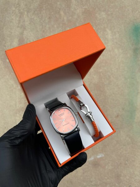 Montre élégante avec bracelet