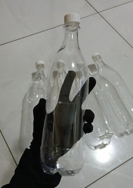 Bouteilles en plastique réutilisables