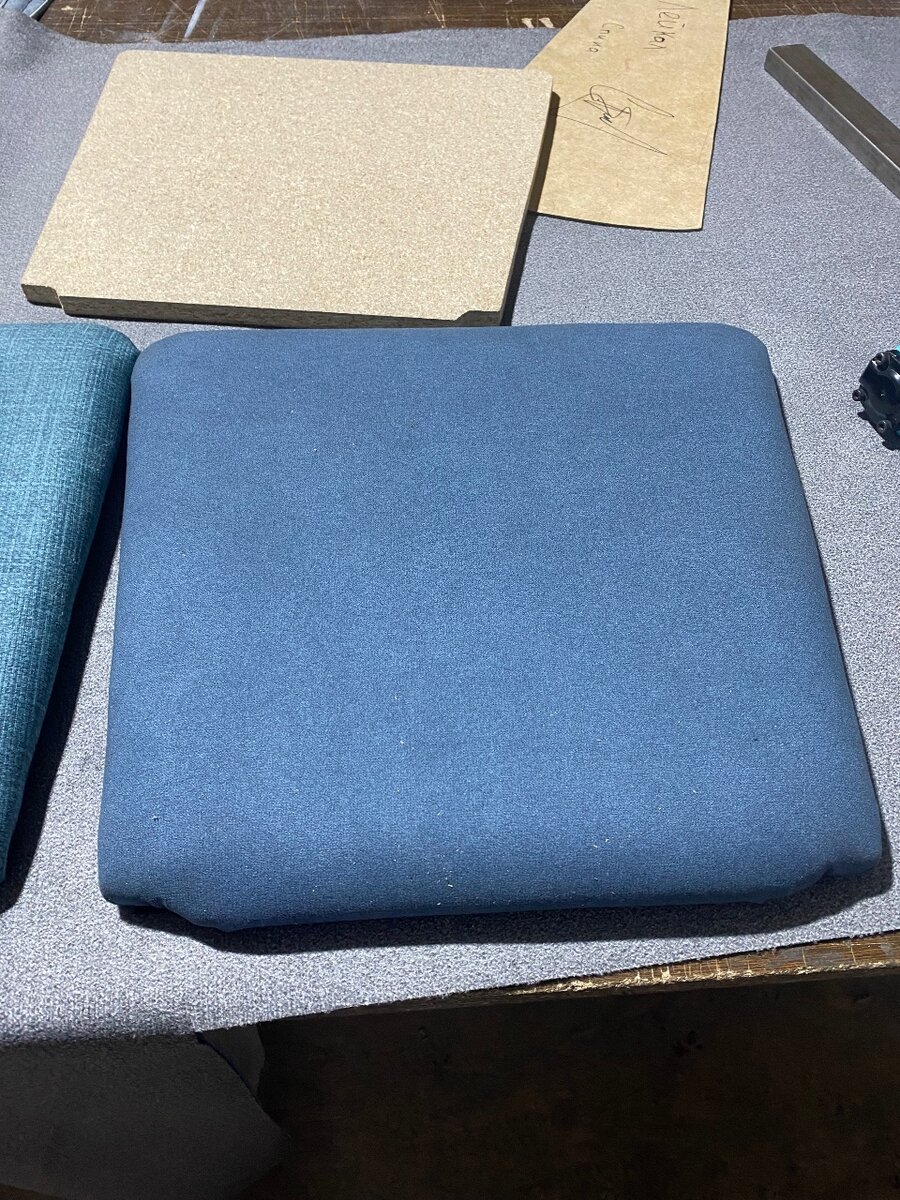 Металлическая стулья