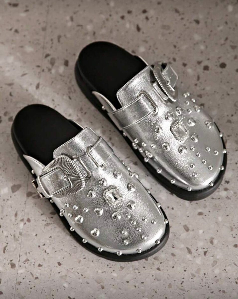 Mules tendances cloutées femme