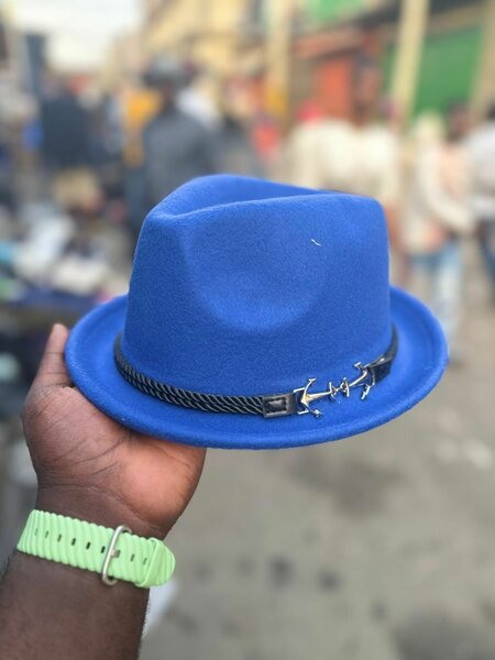 Chapeau Fedora Bleu Élégant