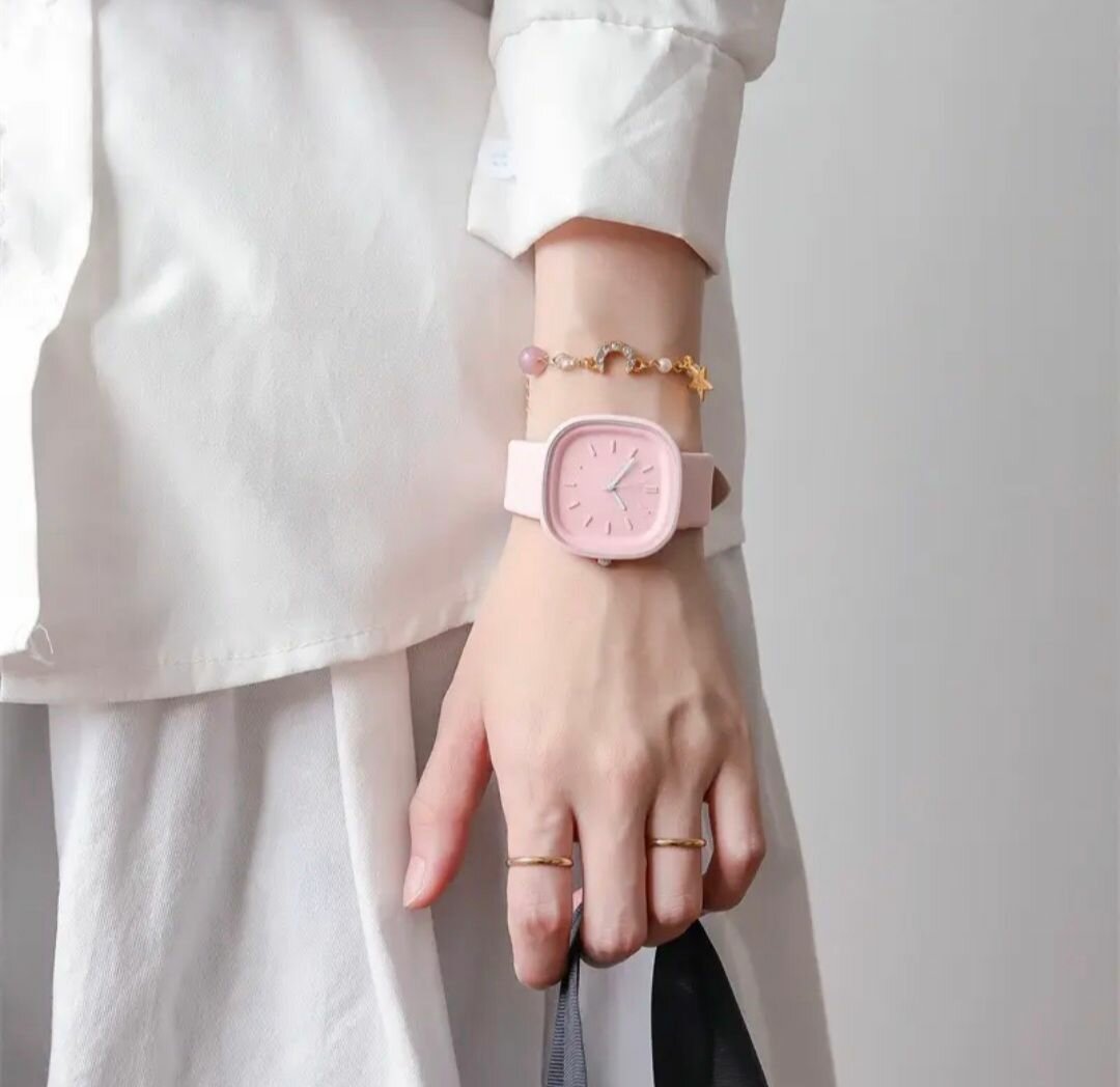 Montre pastel élégante féminine
