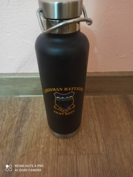 Термос армейский в отличном состоянии из США но производство