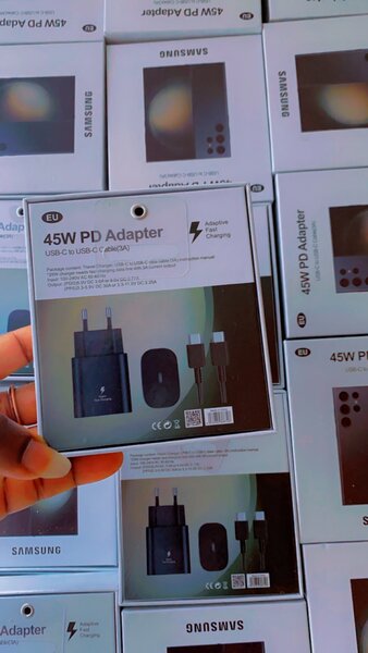 Chargeur iPhone15 & Android 45w