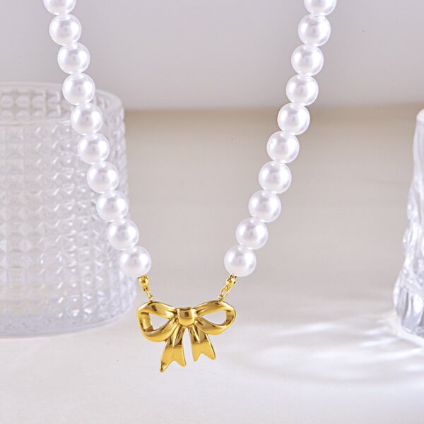 Ribbon pearl necklace