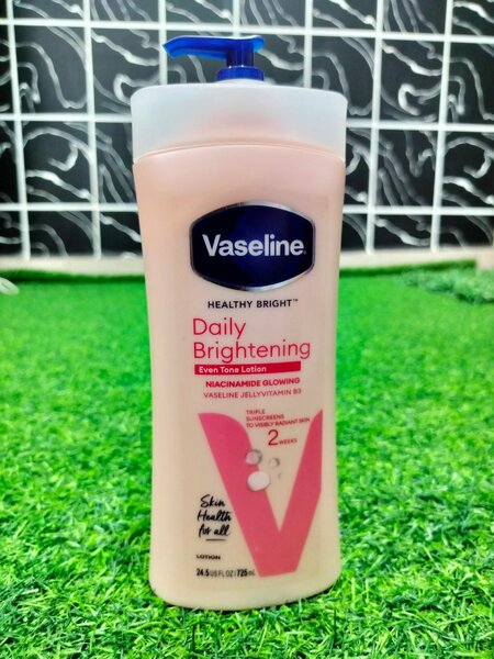 Vaseline Daily Brightening Even Tone Lotion 725ml