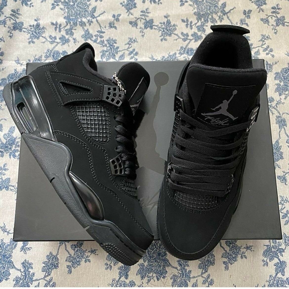 AIR JORDAN 4 ALL BLACK