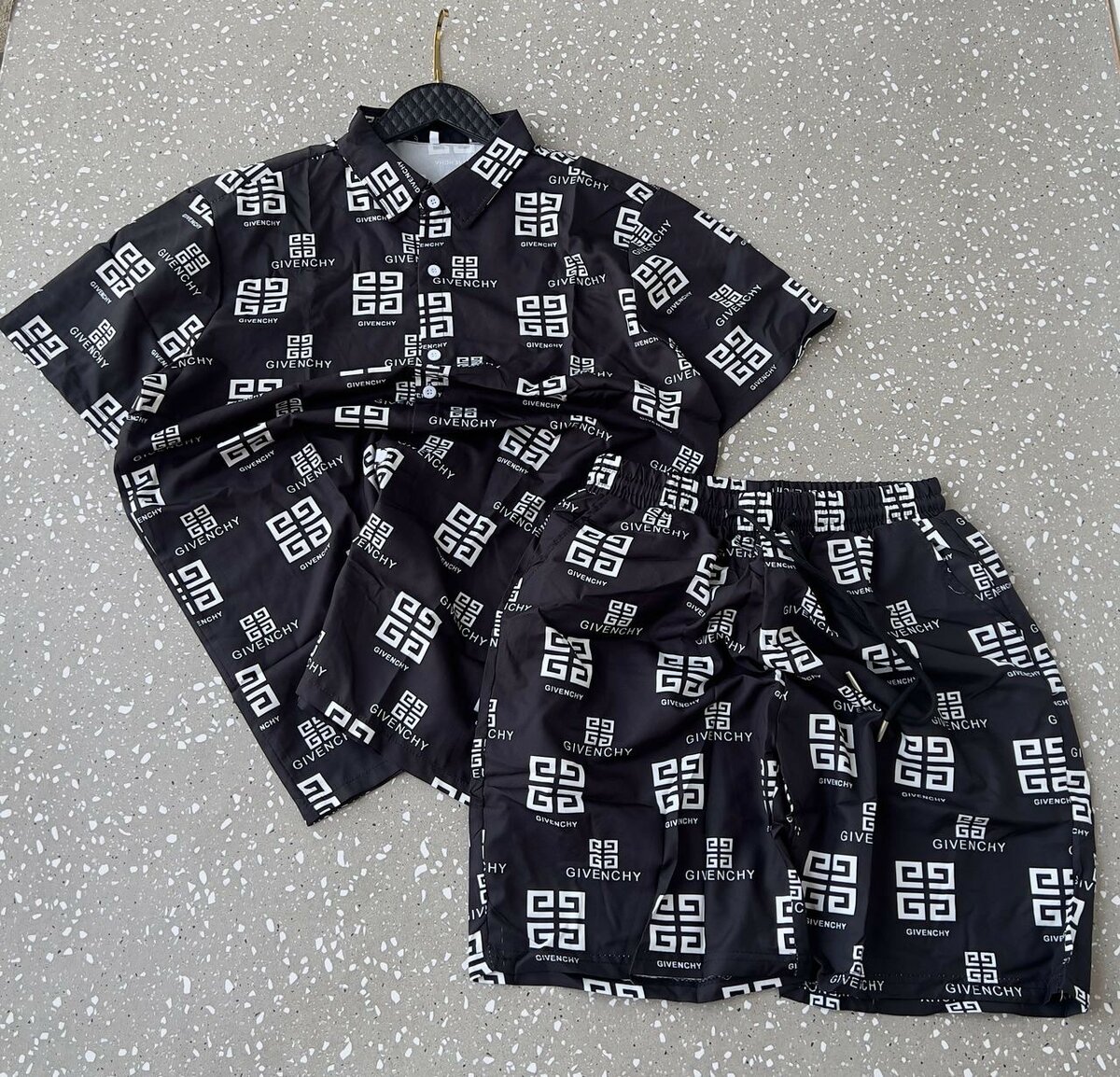 BLACKMEN VINTAGE TOP AND DOWN