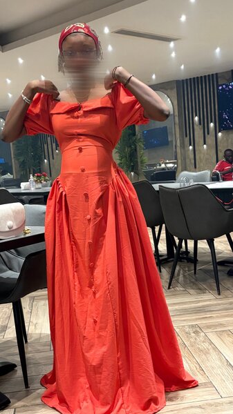 Robe longue rouge élégante