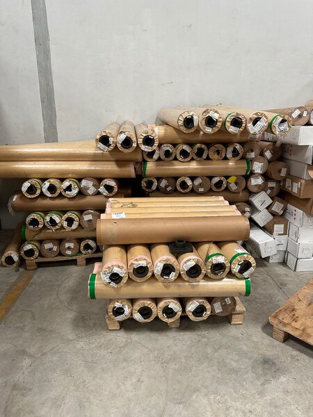 Vynil brillant et bâche enduite