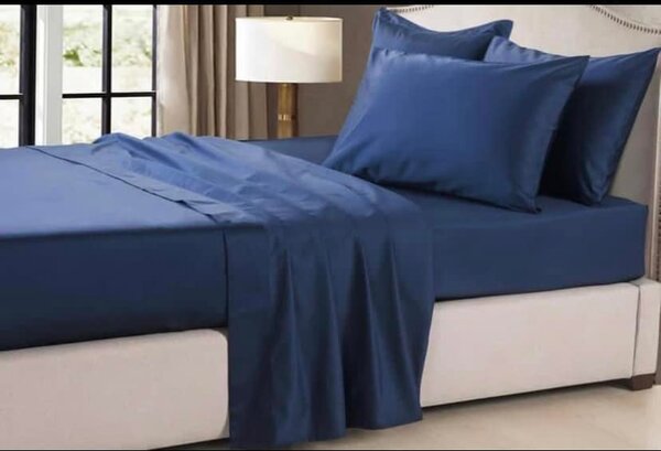 Bedspreads and Bedsheets bleu
