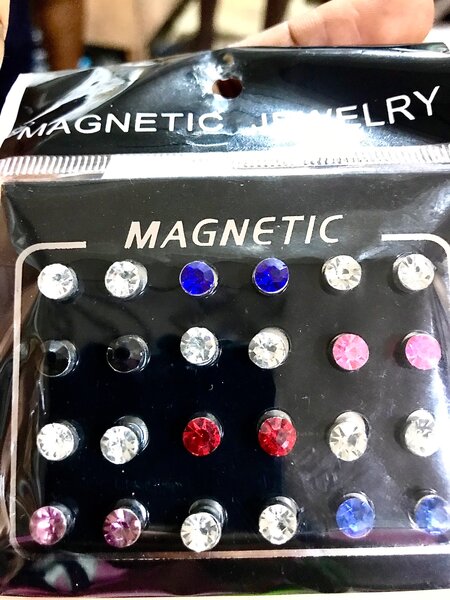 Magnetic earrings set