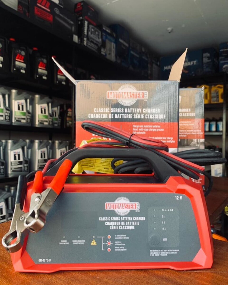 Motomaster Battery Charger 12V (CANADA)