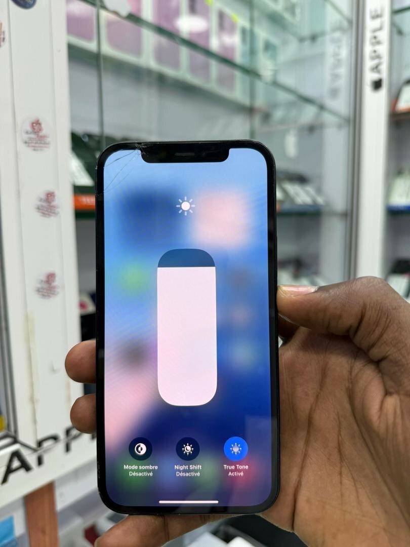 iPhone 12 64go fine fissure