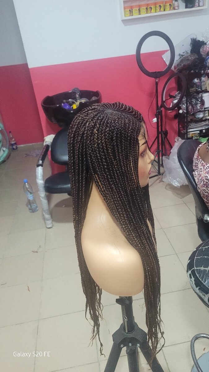 Perruque tressée longue naturelle