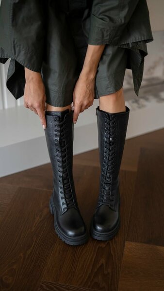 Сапоги на шнурках