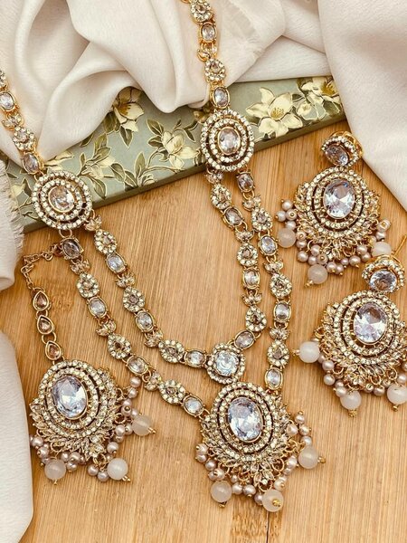 Ladies wedding set Necklace and earrings