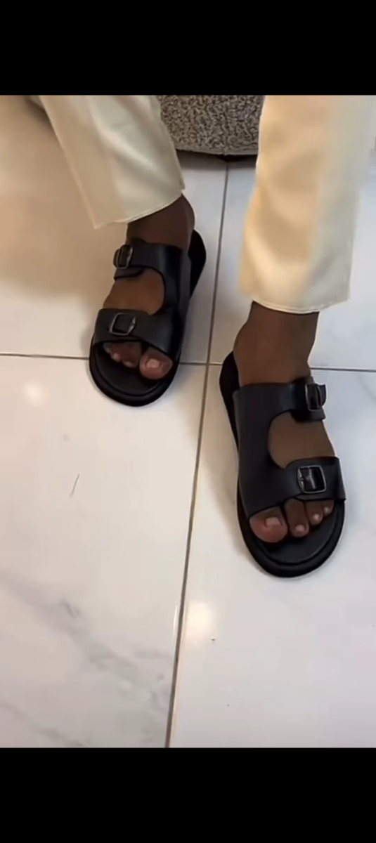 Sandales noires confortables