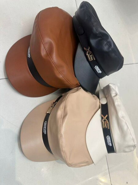 Casquettes en cuir élégantes