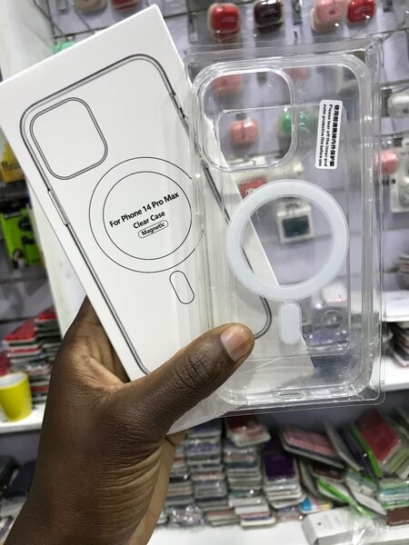 phone cases (clear MagSafe)
