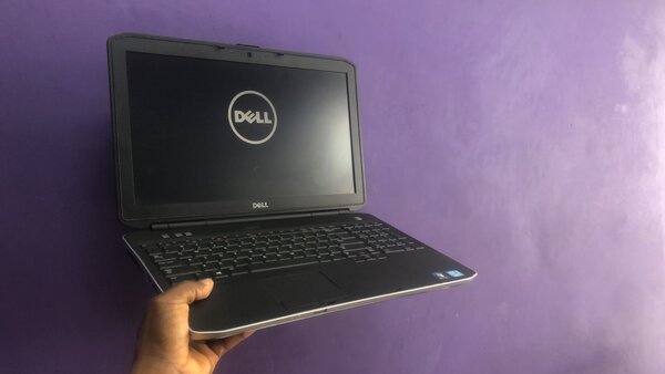 Dell latitude 5520, corei3