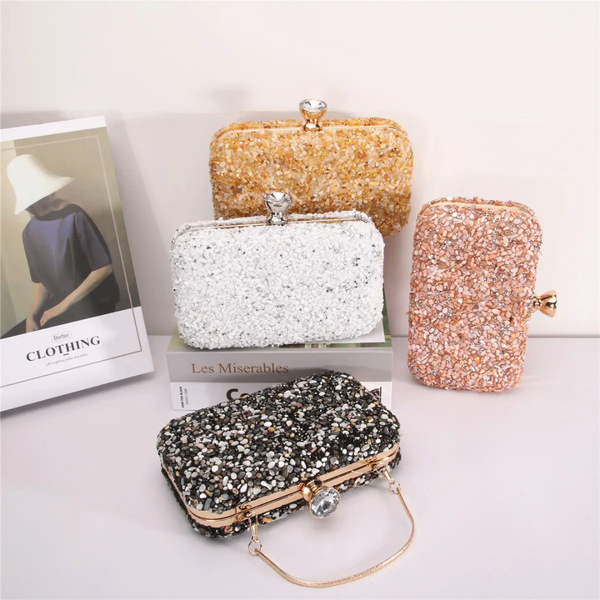 Pauchette dame de compagnie