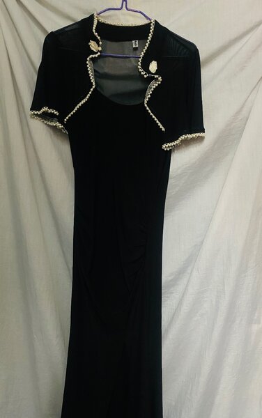 Robe élégante noire longue