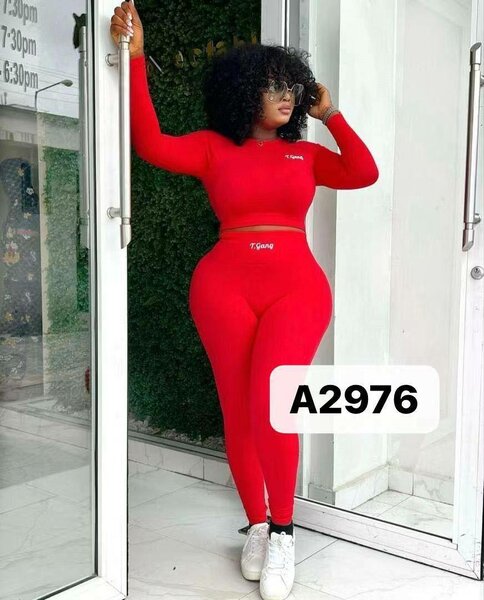 Ensemble sportif rouge