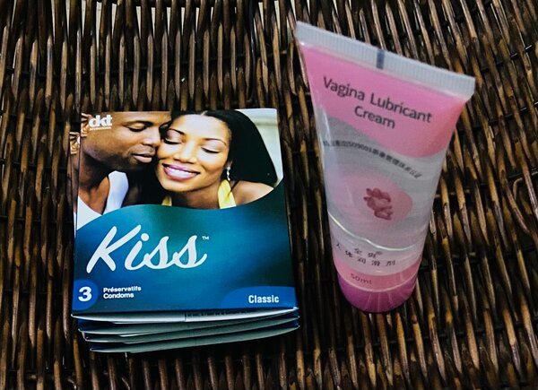 12 Préservatifs + 1 Lubrifiant