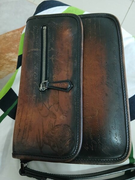 Pochette en cuir vintage élégant