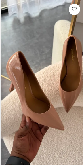 Chic Nude Patent Leather Pointed