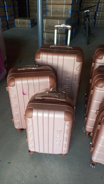 Smart traveling suitcases