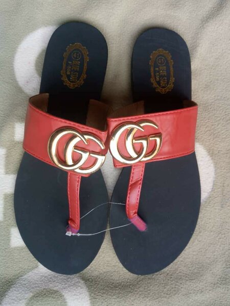Ladies slippers