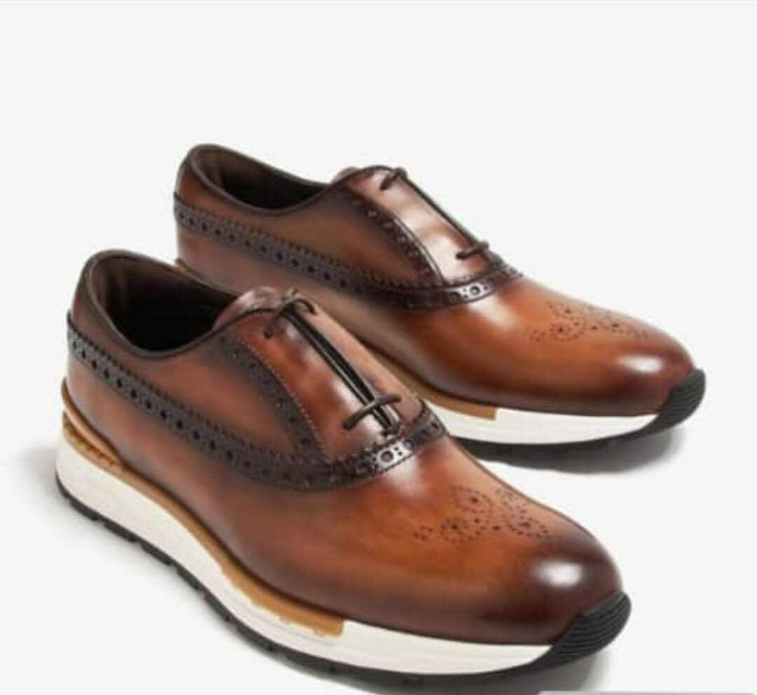 Chaussures élégantes en cuir marron