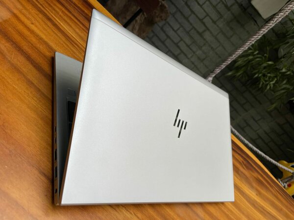 HP elibook 850 G8