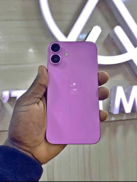 iPhone 16moderne en rose