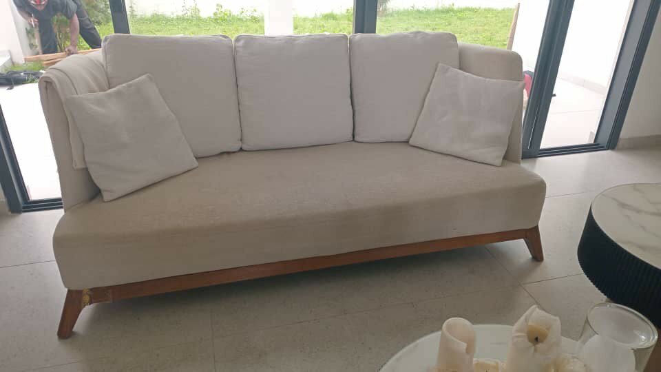 Canapé élégant beige