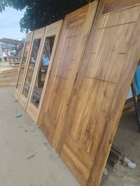 Portes en bois massif élégantes