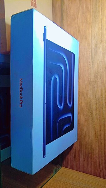 MacBook Pro 14" 1TB SSD